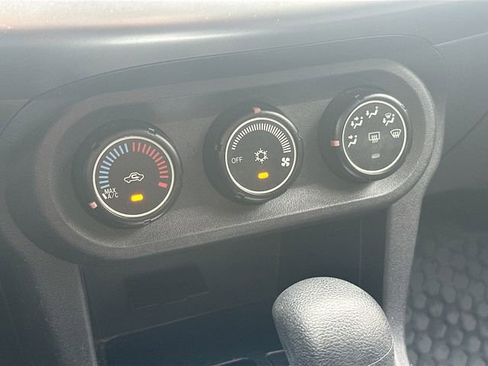Used 2013 Mitsubishi Lancer ES FWD image 15