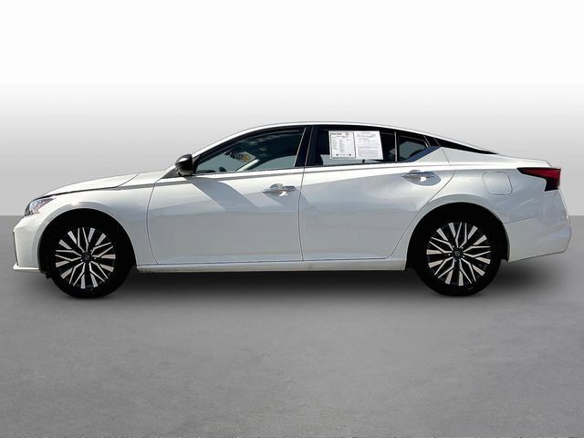 Used 2025 Nissan Altima 2.5 SV FWD image 4