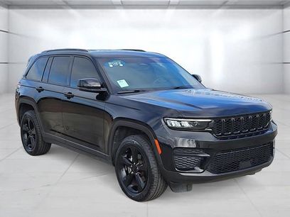 Used 2023 Jeep Grand Cherokee Altitude