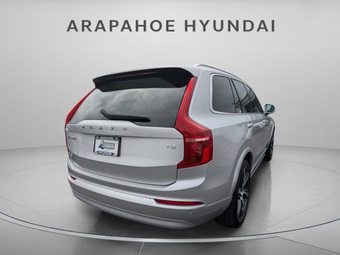 Used 2022 Volvo XC90 T5 Momentum image 5