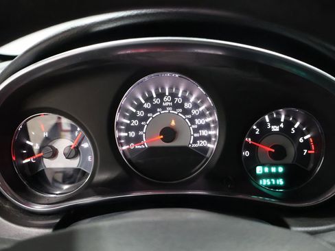 Used 2014 Chrysler 200 LX image 34