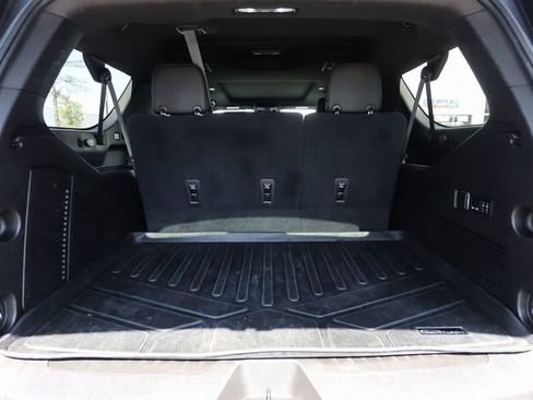 Used 2021 Chevrolet Suburban LT w/ Luxury Package AWD/4WD image 50