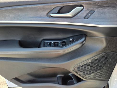Used 2023 Jeep Grand Cherokee Limited RWD image 17