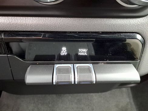 Certified 2022 RAM 1500 Big Horn AWD/4WD image 15