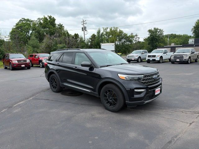 Used 2021 Ford Explorer XLT w/ Equipment Group 202A AWD/4WD image 3