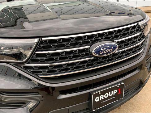 Used 2024 Ford Explorer XLT RWD image 30