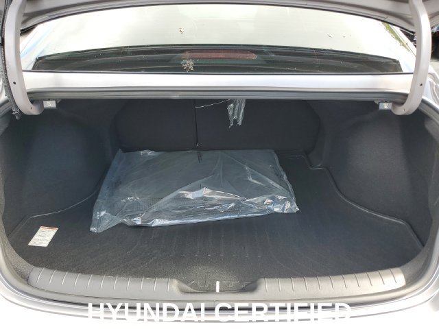 Used 2025 Hyundai Elantra SEL FWD image 28