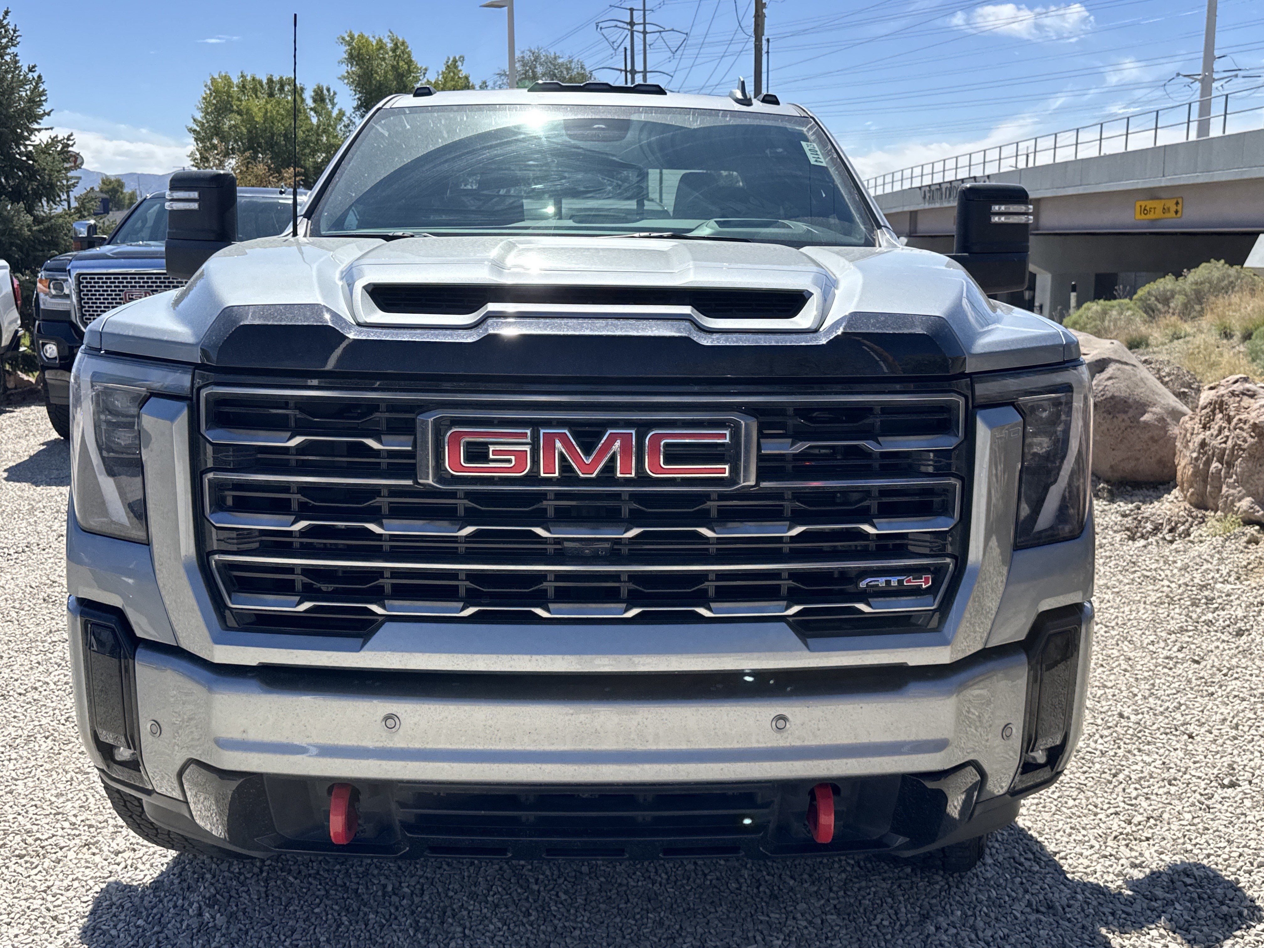 Used 2025 GMC Sierra 3500 AT4 w/ AT4 Premium Plus Package AWD/4WD image 4