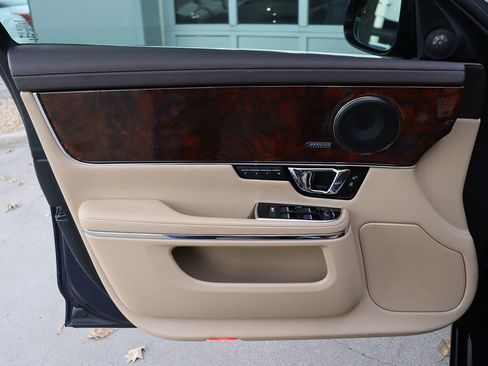 Used 2016 Jaguar XJ R-Sport image 45