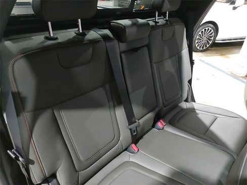 Certified 2025 Hyundai Santa Cruz Limited image 12