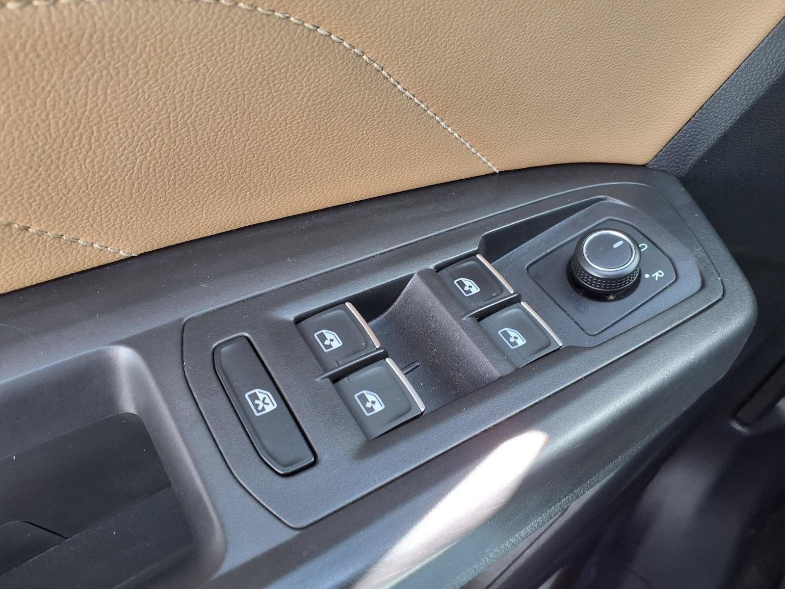 Used 2022 Volkswagen Atlas Cross Sport SE FWD image 21