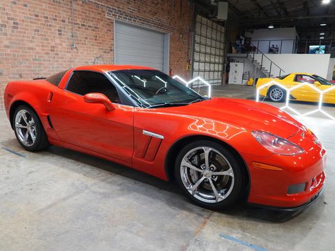 Used 2013 Chevrolet Corvette Grand Sport w/ 2LT Preferred Equipment Group RWD image 2