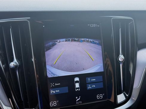 Used 2020 Volvo S60 T5 Momentum image 13