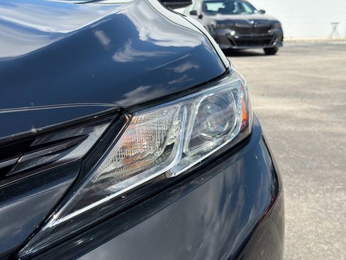Used 2019 Toyota Camry LE FWD image 9