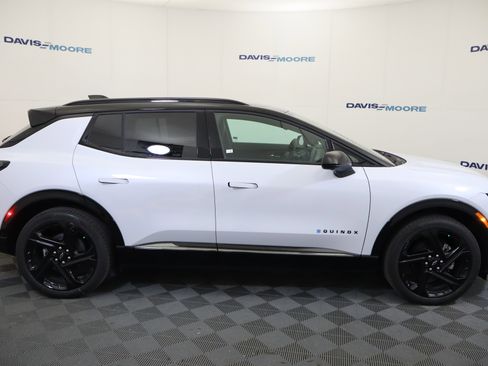 New 2026 Chevrolet Equinox EV RS image 4