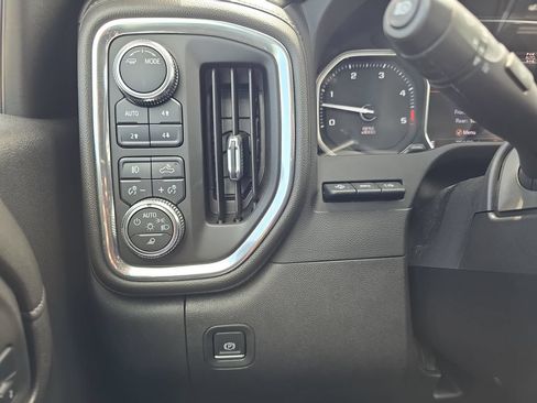 Used 2023 GMC Sierra 3500 Denali w/ Denali Ultimate Package AWD/4WD image 27
