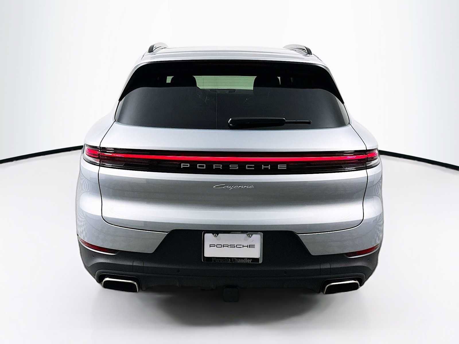 Used 2026 Porsche Cayenne AWD/4WD image 10