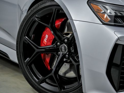 Used 2024 Audi RS 6 performance AWD/4WD image 4