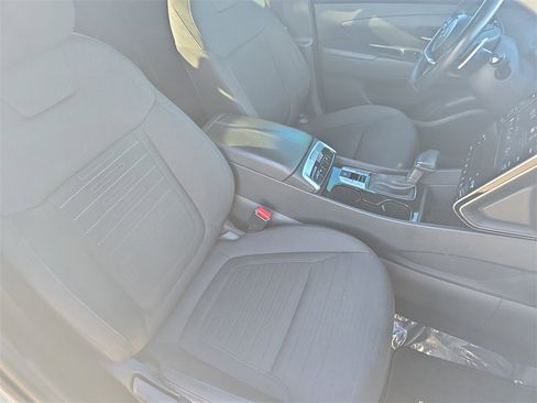 Used 2022 Hyundai Santa Cruz SEL Premium image 10