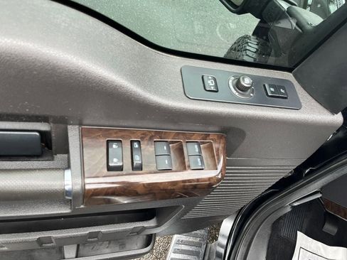 Used 2016 Ford F350 Platinum w/ Platinum Package AWD/4WD image 13