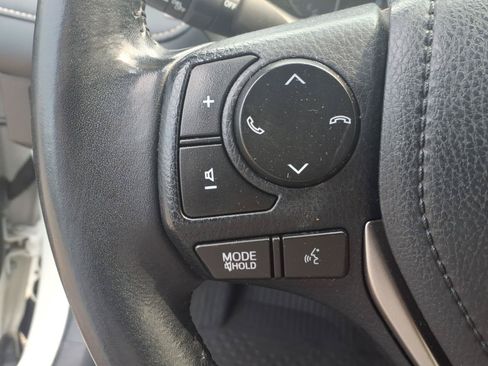 Used 2018 Toyota RAV4 XLE AWD/4WD image 19