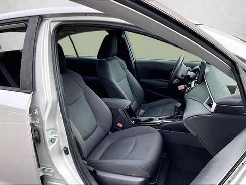 Used 2022 Toyota Corolla LE image 9
