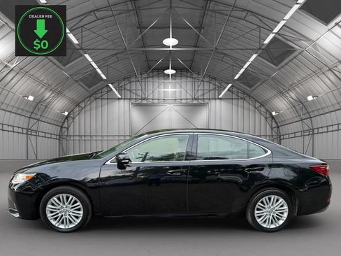 Used 2015 Lexus ES 350 w/ Luxury Package FWD image 4