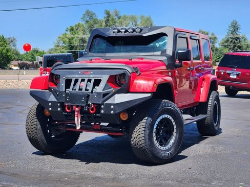 Used 2016 Jeep Wrangler Unlimited Sahara w/ Max Tow Package AWD/4WD image 1