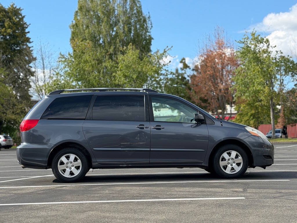 Used 2007 Toyota Sienna CE FWD image 6