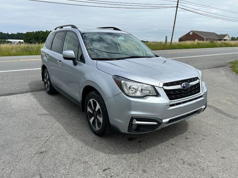 Used 2017 Subaru Forester 2.5i Premium AWD/4WD image 2