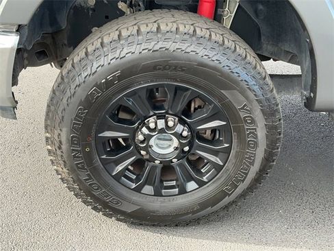 Used 2022 Ford F250 Lariat w/ Tremor Off-Road Package image 9