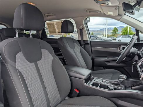 Certified 2022 Kia Sorento LX AWD/4WD image 28