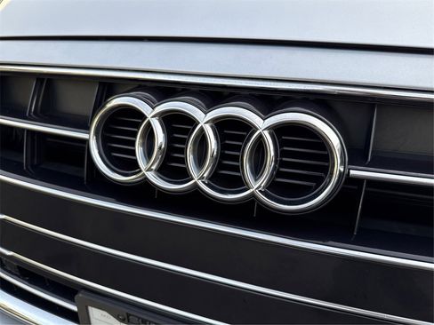 Used 2020 Audi A4 2.0T Premium w/ Convenience Package image 18