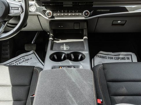 Used 2024 Honda Prologue EX image 10