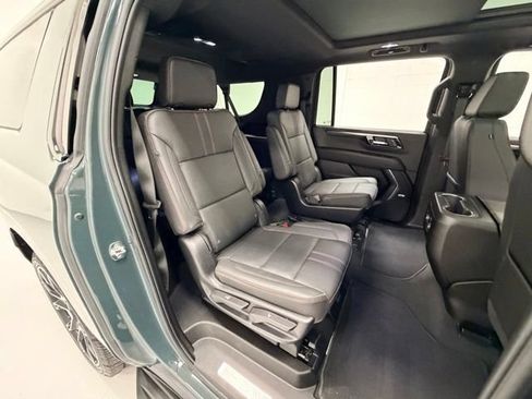 Certified 2025 Chevrolet Suburban RST w/ RST Capability Package AWD/4WD image 29