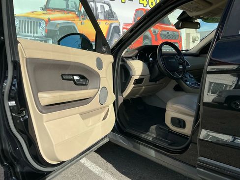 Used 2018 Land Rover Range Rover Evoque image 12
