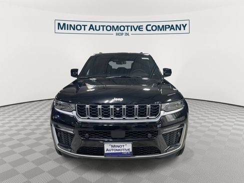 New 2026 Jeep Grand Cherokee Limited w/ Luxury Tech Group II AWD/4WD image 3