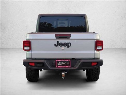 Used 2022 Jeep Gladiator Sport AWD/4WD image 7