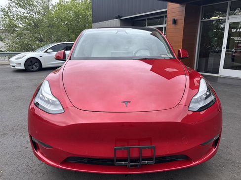 Used 2021 Tesla Model Y Long Range AWD/4WD image 4