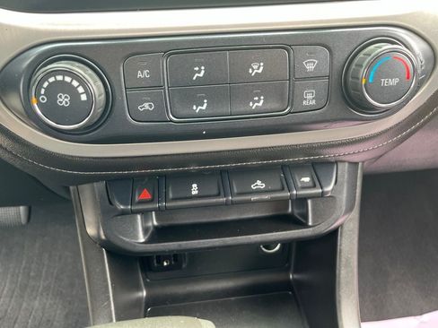 Used 2019 GMC Canyon SLE AWD/4WD image 17