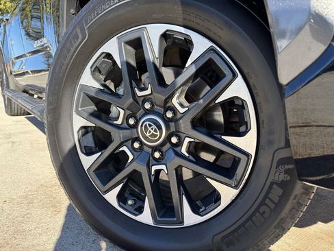Used 2023 Toyota Tundra Limited w/ Power Package RWD image 8