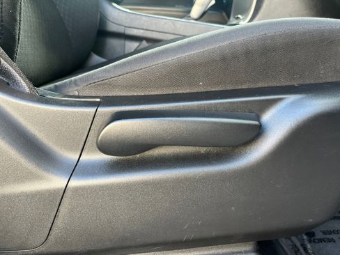 Used 2019 Jeep Grand Cherokee Laredo w/ 18" Wheel & 8.4" Radio Group image 28