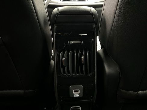 Used 2025 Jeep Compass Latitude image 12