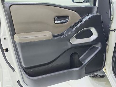 Used 2022 Nissan Frontier SV AWD/4WD image 19