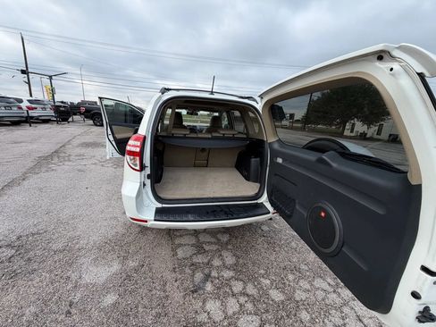 Used 2011 Toyota RAV4 Limited image 16
