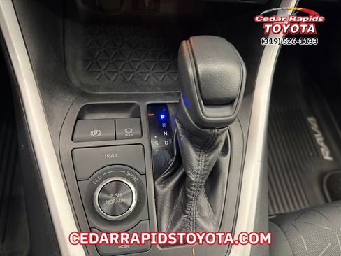 Used 2020 Toyota RAV4 XLE image 14