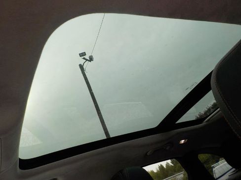 Used 2019 Jaguar F-PACE Prestige image 26