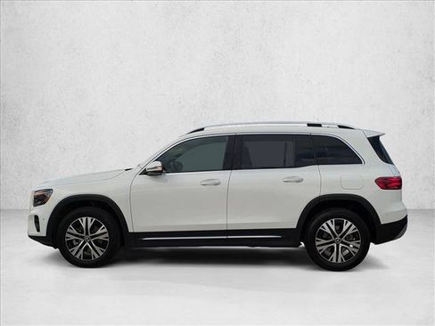 Used 2025 Mercedes-Benz GLB 250 image 8