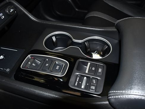 Used 2025 Honda Pilot Touring image 31