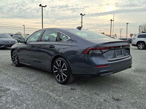 Used 2025 Honda Accord Touring image 4